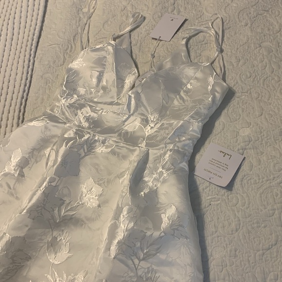 Lulus With Passion White Floral Print Jacquard Sleeveless Maxi Dress size S new - Picture 13 of 16